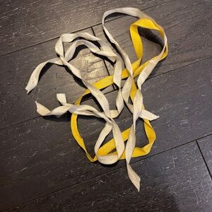 L'OCCITANE YELLOW beige RIBBON set of 4 for packaging